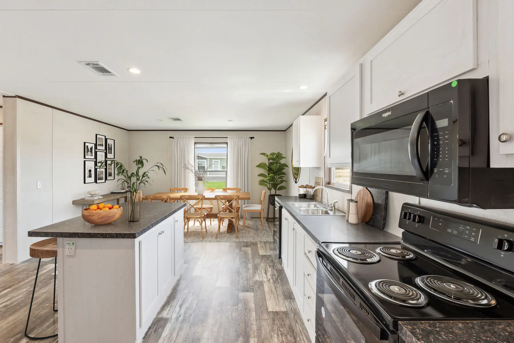 135-prime-prime-3252h32p08-kitchen-staged